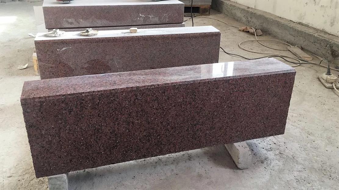 Гранитные блочные ступени ОПТ фото 1