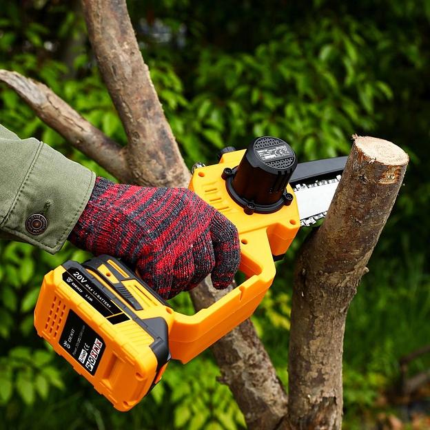 DEKO DKCHS 20-6 PRO Пила цепная аккумуляторная [083-2011] { 20В, 2x2.2Ач, 2 шины и 2 цепи } фото 6