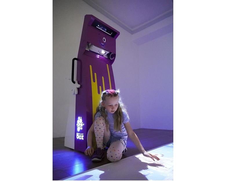 Мобильный интерактивный пол SmartBOB мобильный интерактивный пол и модуль "Ожившие рисунки" фото 4