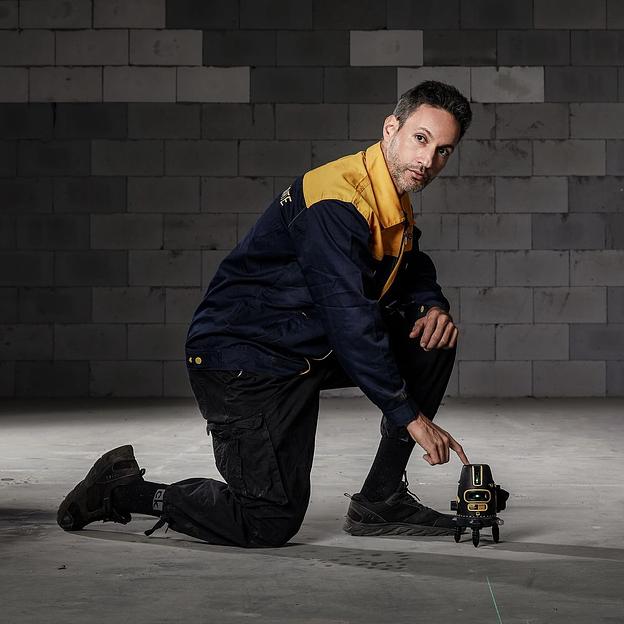 Измерительный и разметочный инструмент Deli Лазерный уровень Deli DL332305 5 лучей(зеленый цвет), точность +/-1,5мм/7м, угол самовыравнивания 3°, 2АКБ 4 А*ч+ЗУ, время работы до 4 часов, кейс фото 8