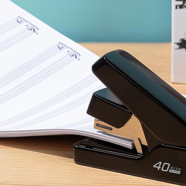 Степлер настольный Deli 0370SBLACK Exceed 24/6 26/6 (40листов) снижение усилия черный 100скоб коробка фото 4