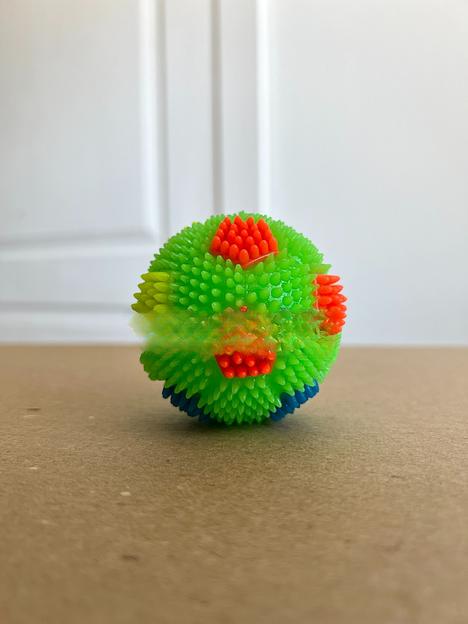 Мячик светящийся для животных «Футбол», 6,5 см, микс цветов. ОПТ фото 1