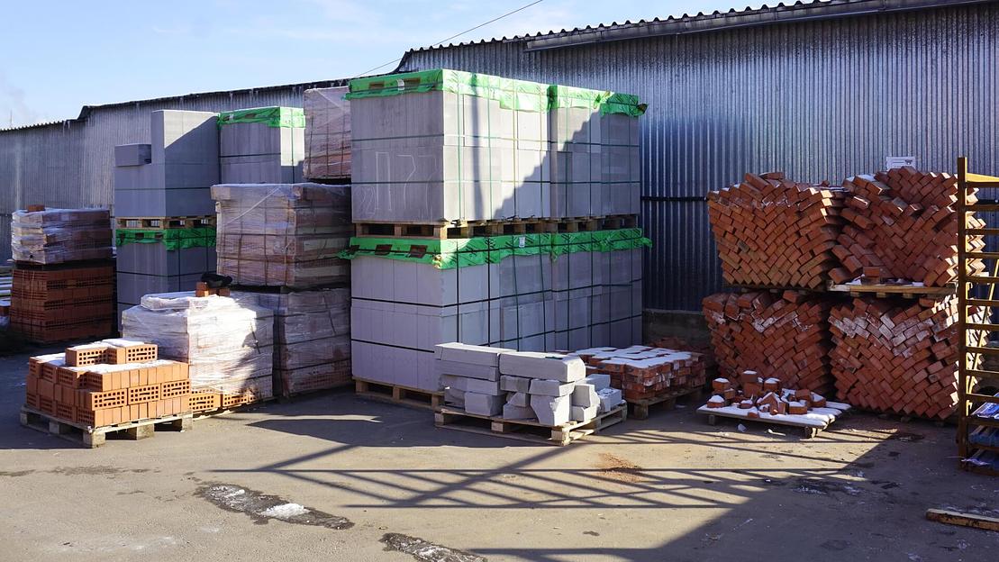 Услуги по хранению материалов на открытых площадках фото 1