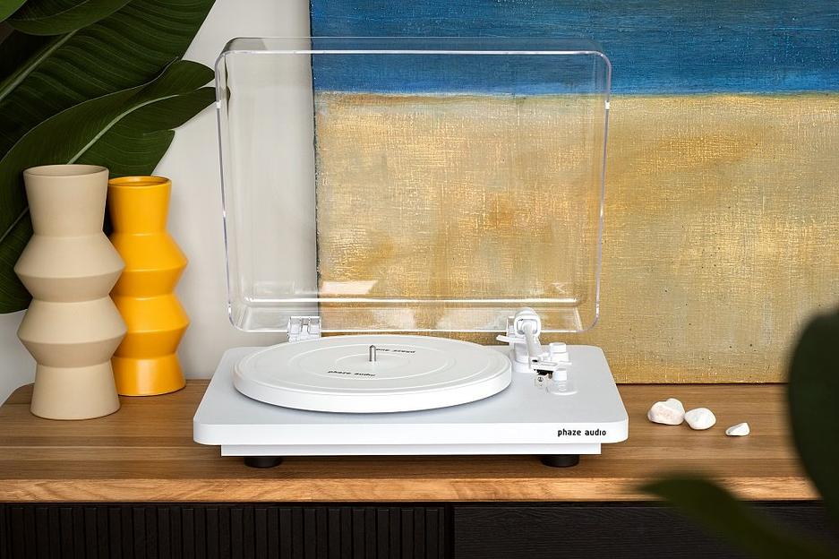 Комплект стереоусилитель PHAZE AUDIO VOLT black + проигрыватель винила DIANA siberian white фото 3