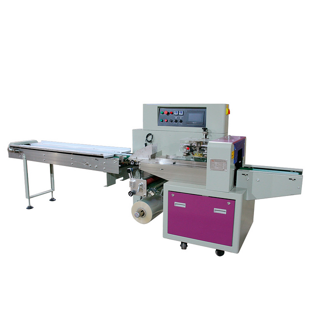 Трёхшовная упаковочная машина флоу-пак фото 1