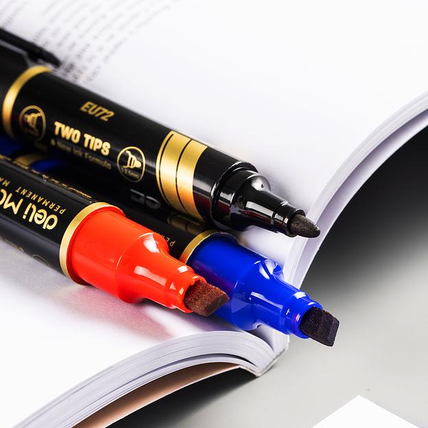 Маркер перманентный Deli EU72-RD двойной пиш. наконечник 1-5мм красный фото 10