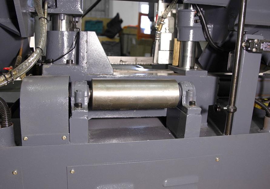 Полуавтоматический ленточнопильный станок MGH-200 фото 3