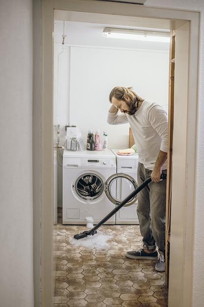 Строительный пылесос Karcher WD 5 S V-25/5/22 1100Вт (уборка: сухая/сбор воды) желтый фото 6