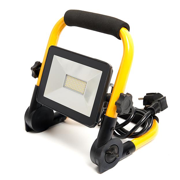 Прожектор светодиодный ДО-50w переносной 6400K 4000Лм IP65 фото 1