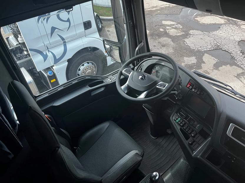 Тягач Sinotruk Sitrak C7H белый, дизель, механика, 2023 г фото 8