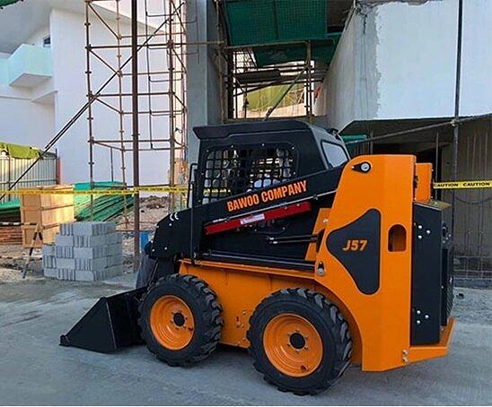 Минипогрузчик с бортовым поворотом BAWOO J57 фото 1