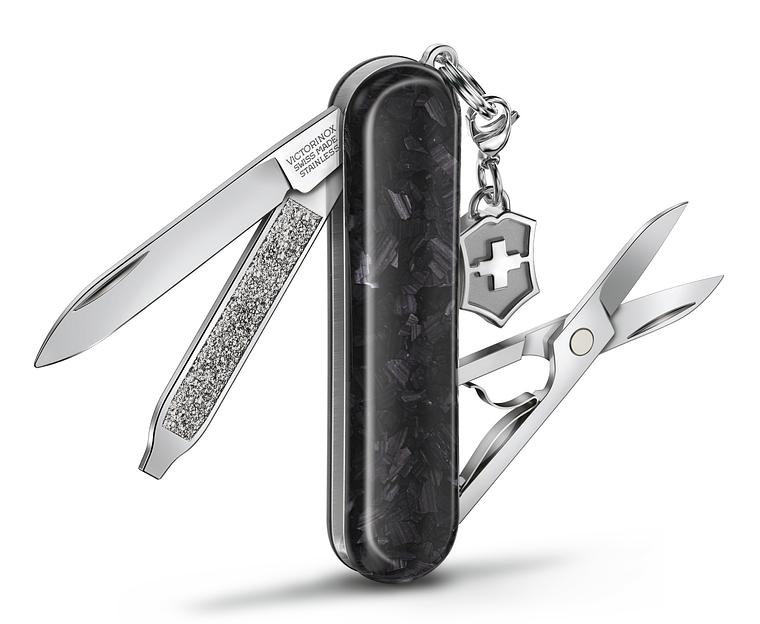 Нож перочинный Victorinox Classic Brilliant Carbon (0.6221.90) 58мм 5функц. черный/серебристый подар.коробка фото 4