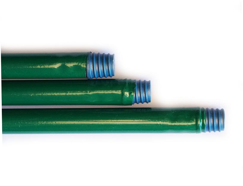 Черенок деревянный диаметром 22 мм. с еврорезьбой в Т/У рукаве зелёный ОПТ фото 1