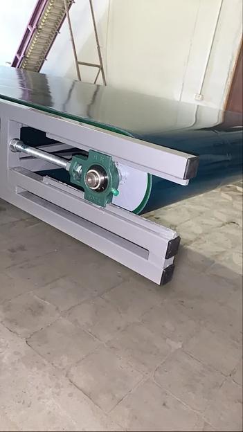 Горизонтальный ленточный конвейер для широких и тяжелых грузов. фото 3