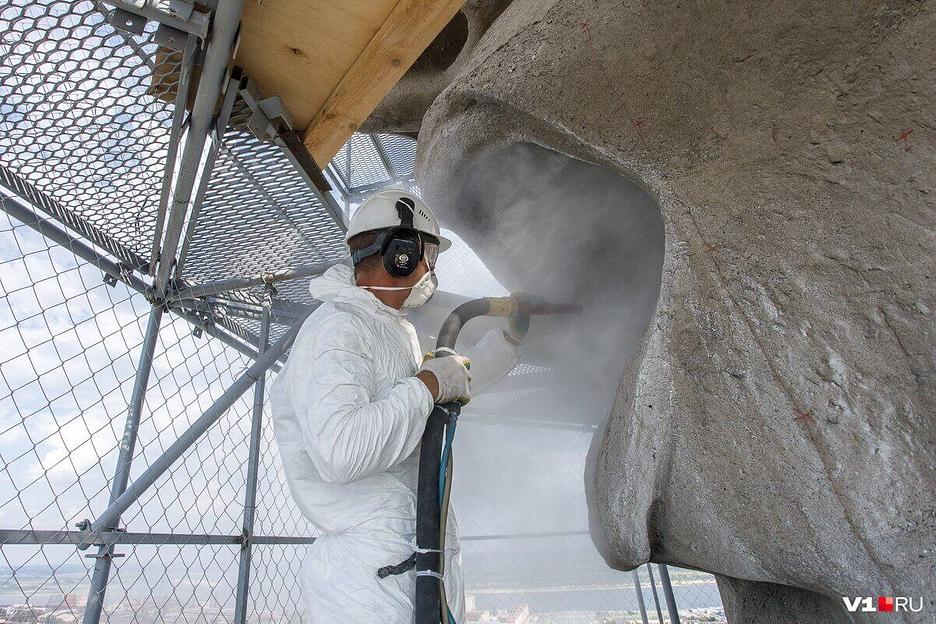 Услуга по чистке памятников и скульптур фото 1