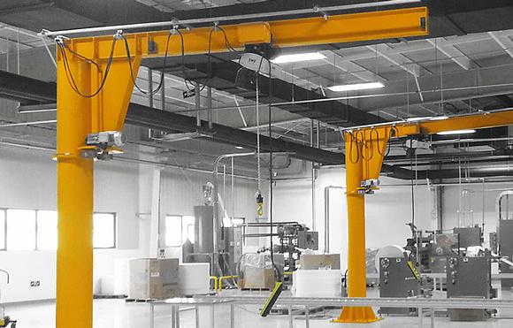 Кран консольный электрический стационарный с электрическим поворотом консоли и электрическим подъёмом г/п 1.0, 2.0, 3.2, 5.0 т, тип ККМ 7 фото 1