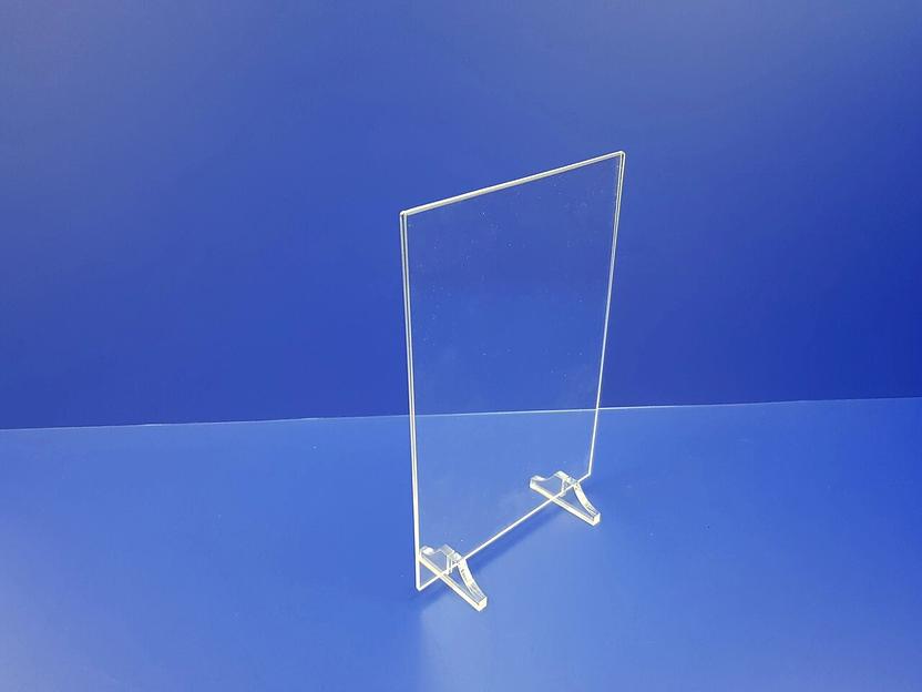 Прозрачная подставка под меню из оргстекла ф-а4, вертикальная на ножках. фото 1