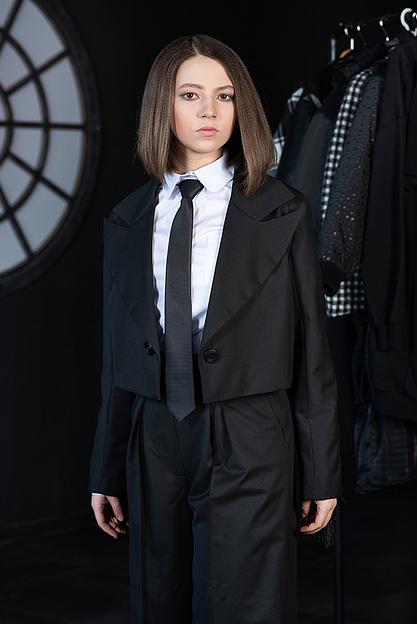 Классическая хлопковая белая рубашка с закруглённым воротником для девочки ОПТ фото 3