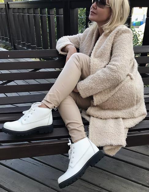 Ботинки BuzShoes белые с черной подошвой ОПТ фото 5