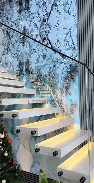 Лестница поворотная консольная с ограждением из стекла под заказ фото 9