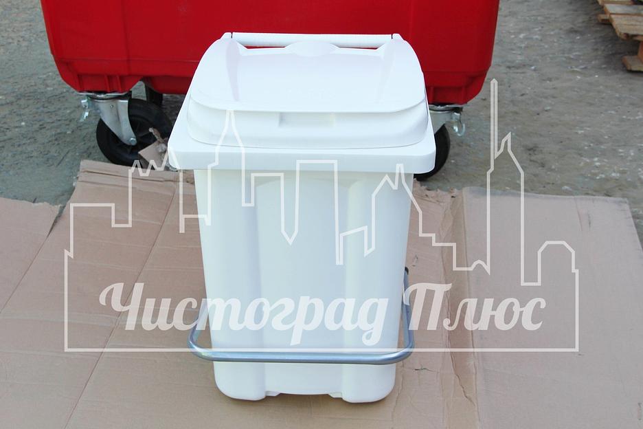 Бак пластиковый 60 л белый с педалью фото 2