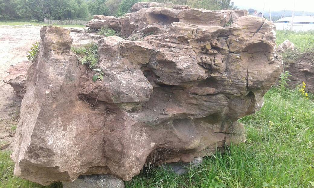 Валун гигант Ласточкино гнездо /тн (1200-1500 мм) фото 1