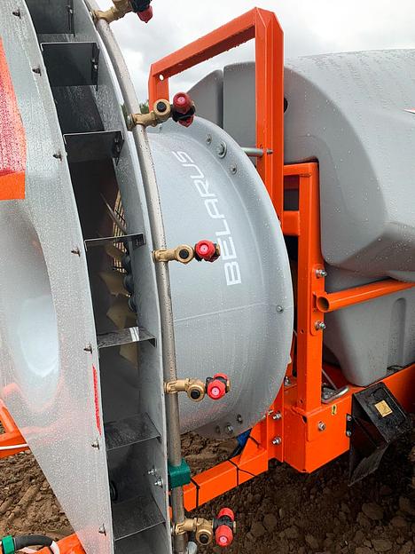 Опрыскиватель прицепной садовый «Зубр» 2000 л. с приставкой П1 «Пирамида» фото 8