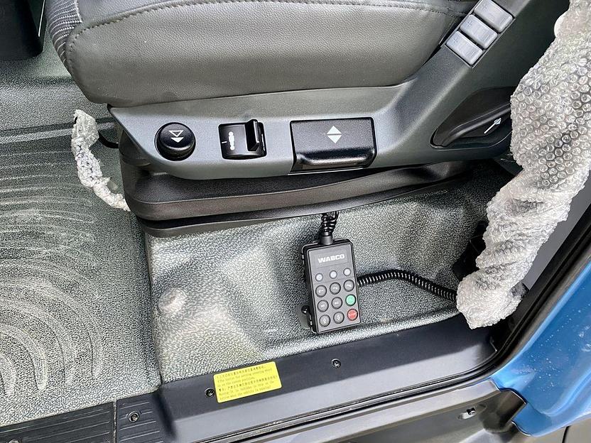 Седельный тягач Sitrak C7H синий, 2023 год фото 3