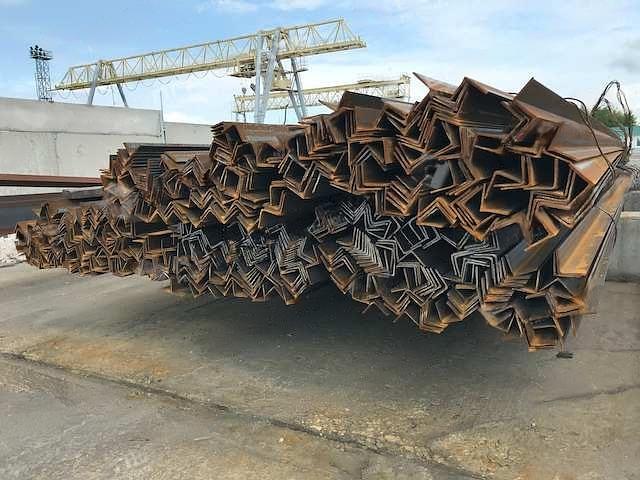 Уголок стальной равнополочный фото 3