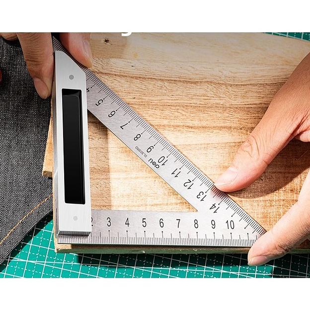 Измерительный и разметочный инструмент Deli Треугольная линейка стальная Deli DL303150 150мм, нержавеющая сталь + алюминиевое основание фото 2