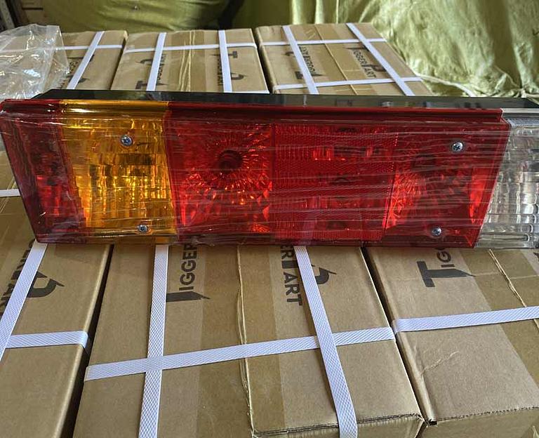 Фонарь задний X3000 правый DZ95189811212 фото 1