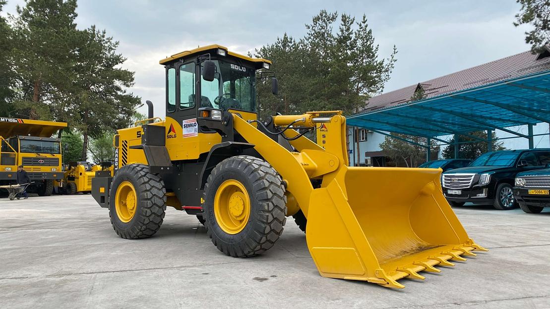 Фронтальный погрузчик LG933L фото 1