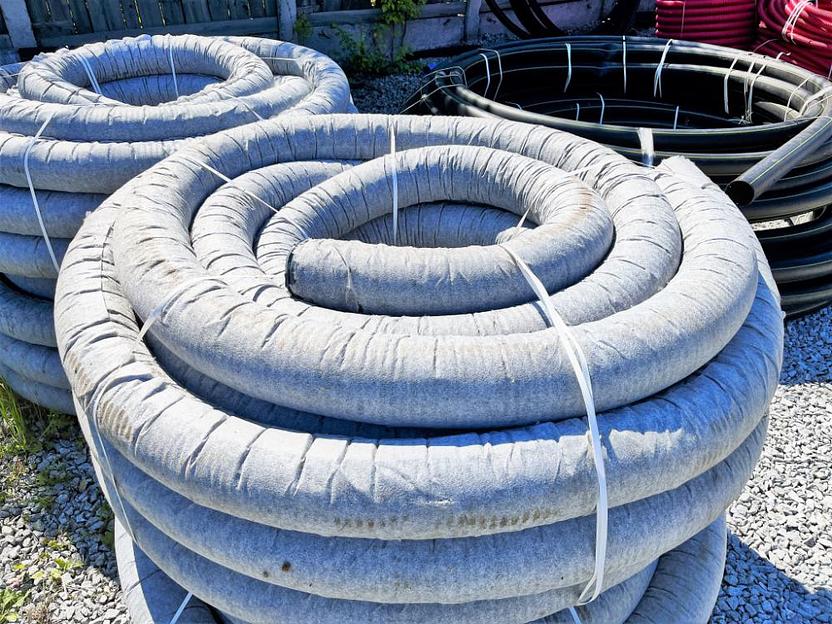 Труба ПНД 125 мм гофрированная дренажная бухта 50м фото 1