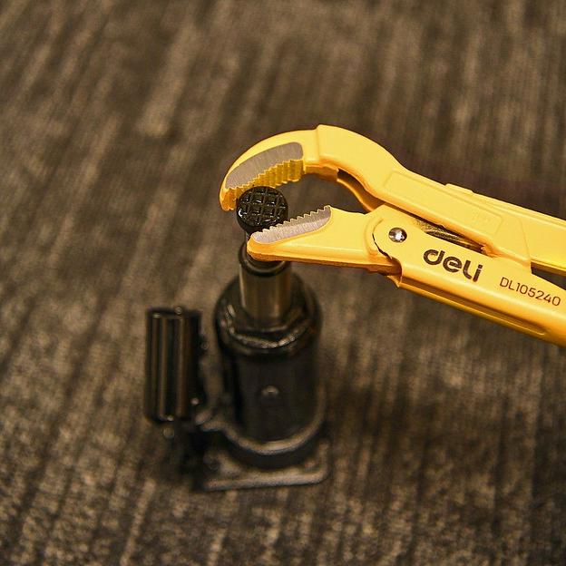 Ключи Deli Трубный рычажный ключ №1 с изогнутыми губками Deli DL105240 315мм, раскрытие губок 0-40мм, сталь Cr-V фото 9