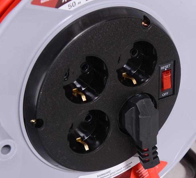 Удлинитель силовой Ресанта СУ-3х1,5-50/2 (61/118/12) 3x1.5кв.мм 4розет. 50м ПВС катушка красный фото 6