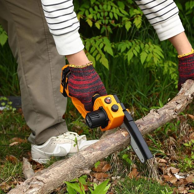 DEKO DKCHS 20-6 PRO Пила цепная аккумуляторная [083-2011] { 20В, 2x2.2Ач, 2 шины и 2 цепи } фото 7