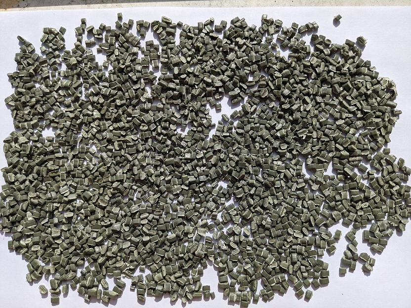 Вторичная гранула полипропилена, зелёный фото 1