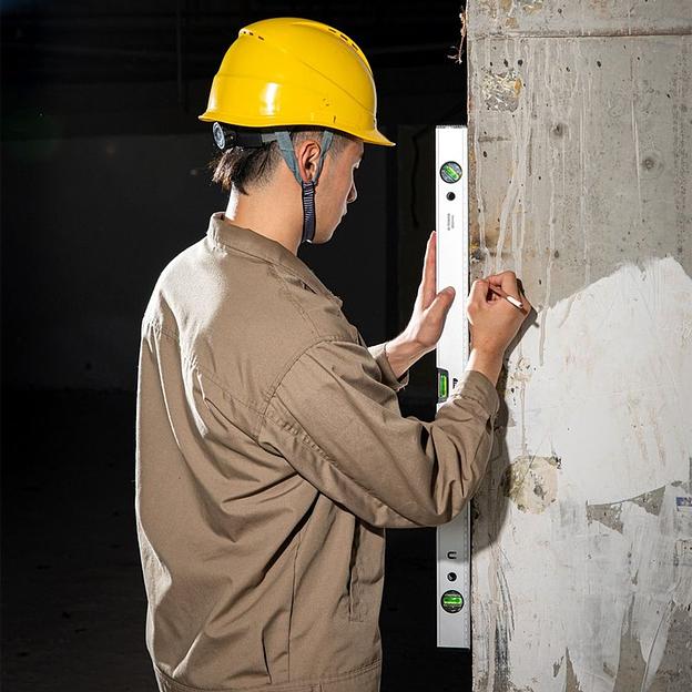 Измерительный и разметочный инструмент Deli Строительный уровень Deli DL700800B 800мм, алюминиевый сплав, мягкие резиновые заглушки, магнит фото 5