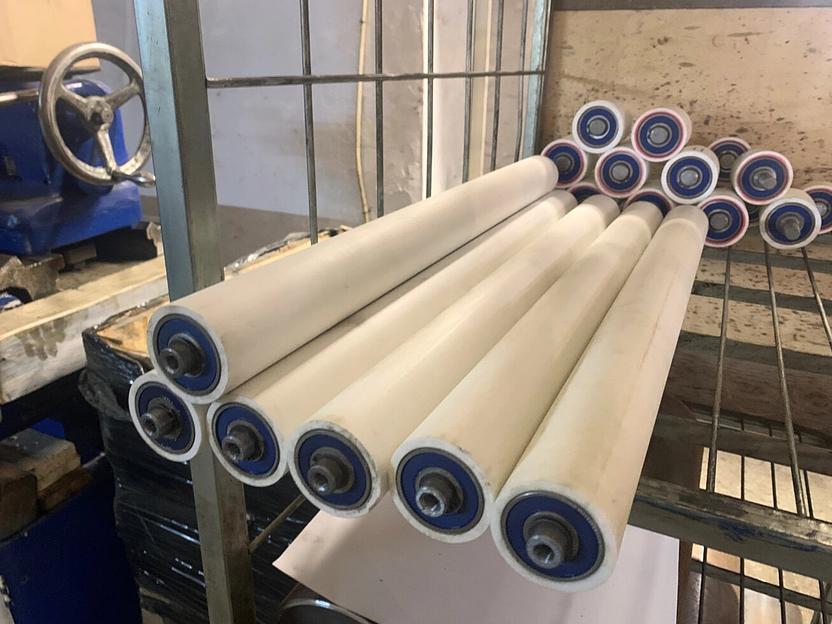 Пластиковые конвейерные ролики длиной 900 мм, диаметром 32 мм фото 1