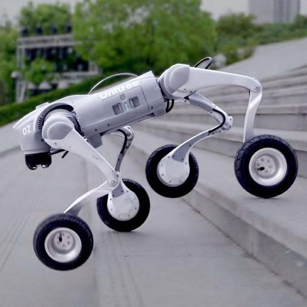 Бионический четырехопорный колесный робот бренда Unitree модели Go2-W версии Smart Edition фото 8