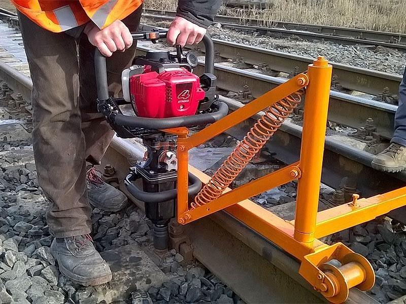 Установка гайковертная путевая с бензиновым двигателем «Богатырь КШГТ-42» фото 5