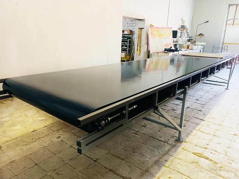 Горизонтальный ленточный конвейер для широких и тяжелых грузов. фото 2