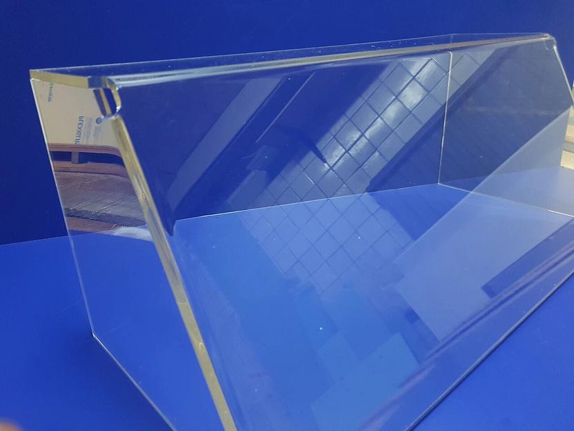 Витрина из оргстекла на стол. фото 3