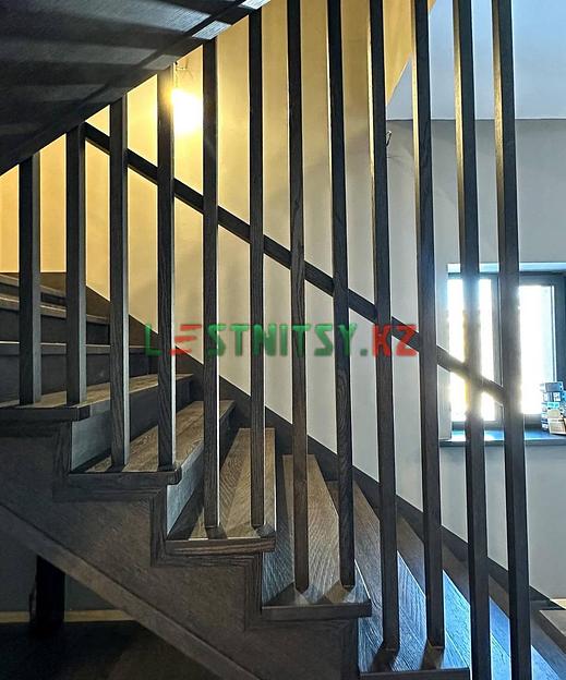 Лестница с ограждением из деревянных реек под заказ фото 8