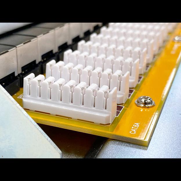 Коммутационная панель SNR, 19" экранированная, 1U, 24 порта, cat.6А, горизонтальная заделка фото 4