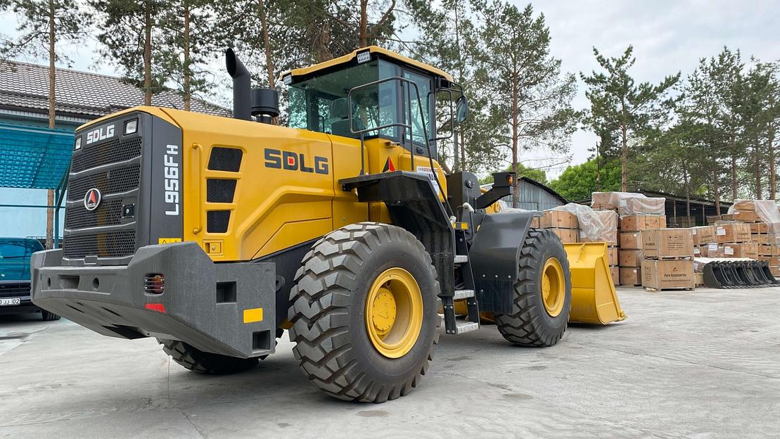 Фронтальный погрузчик L956FH фото 3