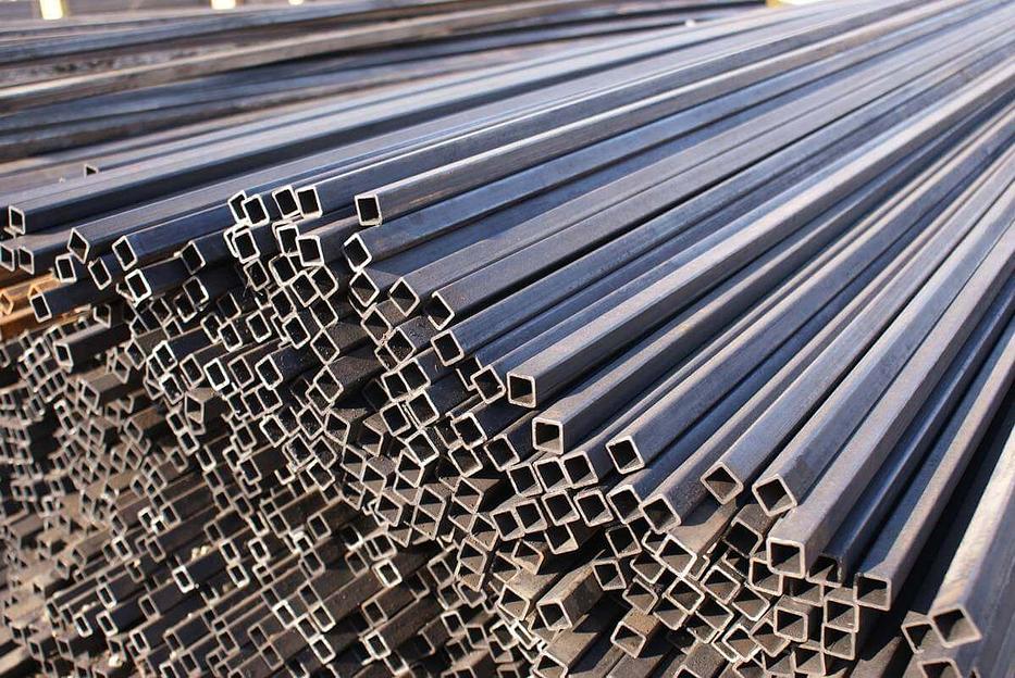 Труба профильная фото 1