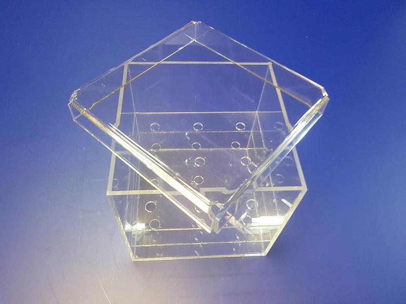 Короб для цветов из оргстекла (маленький). фото 1