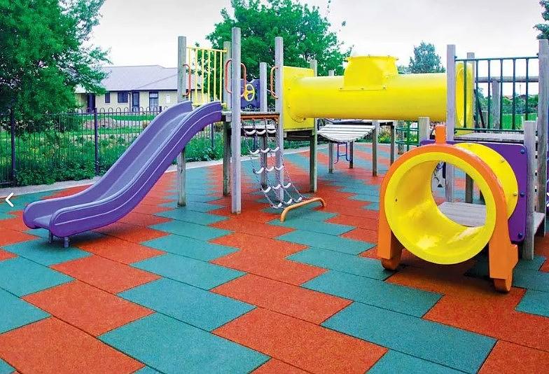 Укладка покрытий из резиновой плитки фото 1