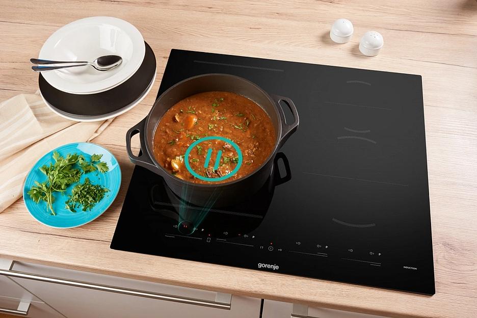 Индукционная варочная поверхность Gorenje GI6432BSCE черный фото 3